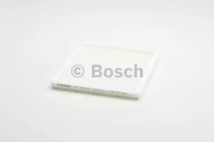 Фільтр салону Toyota Rav4 00-/Yaris 99- (196x216) Bosch 1 987 432 084