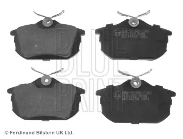 Комплект гальмівних колодок з 4 шт. дисків Blue Print ADC44266
