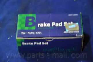 Комплект гальмівних колодок с 4 шт. дисків PARTS-MALL PKD-004